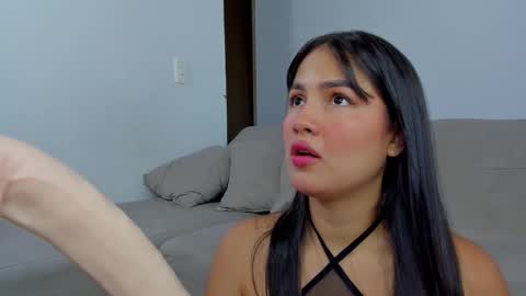 Snapshot of hannathompson___ chatting on October 13, 2025, 1:44 pm Hanna online show from October 13, 2025, 1:44 pm