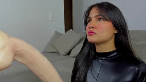 Snapshot of hannathompson___ chatting on October 30, 2025, 1:56 pm Hanna online show from October 30, 2025, 1:56 pm