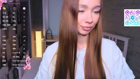 Snapshot of hannavaile chatting on November 19, 2025, 6:46 am Hanna online show from November 19, 2025, 6:46 am