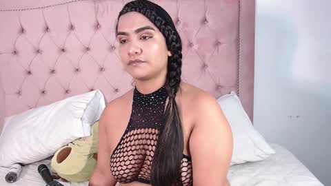 Snapshot of hannnasmith chatting on December 6, 2024, 7:45 pm Hanna online show from December 6, 2024, 7:45 pm