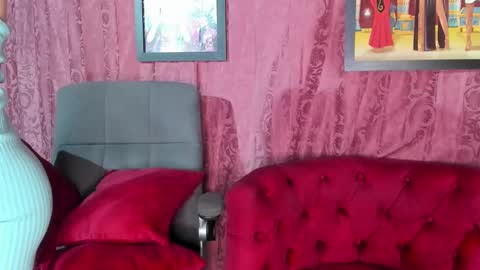 Snapshot of hanny_963 chatting on December 15, 2024, 6:07 am ...Hanny... online show from December 15, 2024, 6:07 am