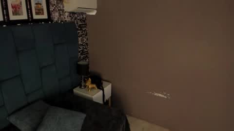 Snapshot of hanny_bliss chatting on December 14, 2025, 11:37 am Hanny online show from December 14, 2025, 11:37 am