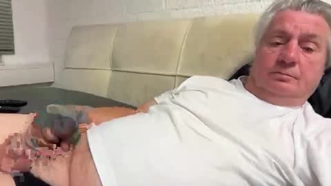 Snapshot of hans66760 chatting on December 7, 2024, 6:15 pm hans66760 online show from December 7, 2024, 6:15 pm