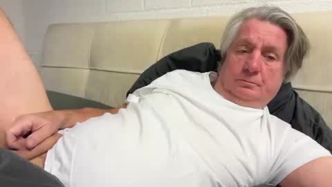 Snapshot of hans66760 chatting on December 19, 2024, 7:18 pm hans66760 online show from December 19, 2024, 7:18 pm