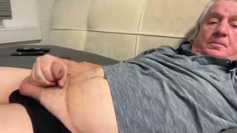 Snapshot of hans66760 chatting on December 22, 2024, 7:21 pm hans66760 online show from December 22, 2024, 7:21 pm