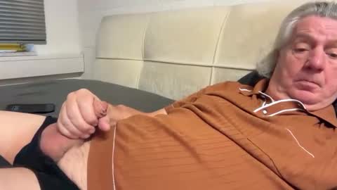 Snapshot of hans66760 chatting on December 24, 2024, 7:39 am hans66760 online show from December 24, 2024, 7:39 am