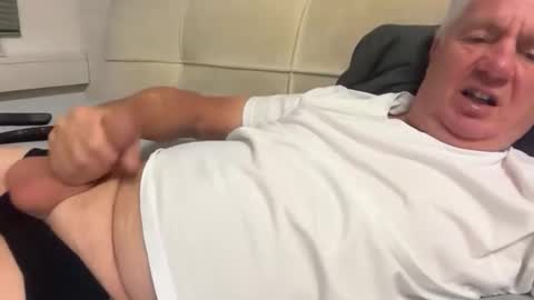 Snapshot of hans66760 chatting on September 25, 2025, 4:32 pm hans66760 online show from September 25, 2025, 4:32 pm