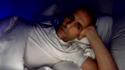 Snapshot of happy2334 chatting on November 25, 2025, 10:37 am skysky6969 online show from November 25, 2025, 10:37 am