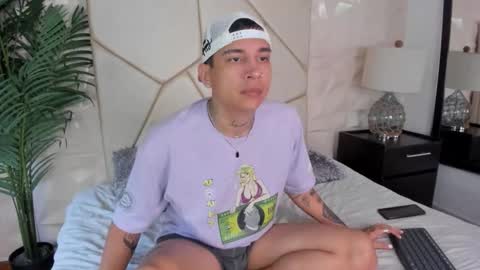 Snapshot of happy_endd_ chatting on December 14, 2025, 11:48 am Happy Boy online show from December 14, 2025, 11:48 am