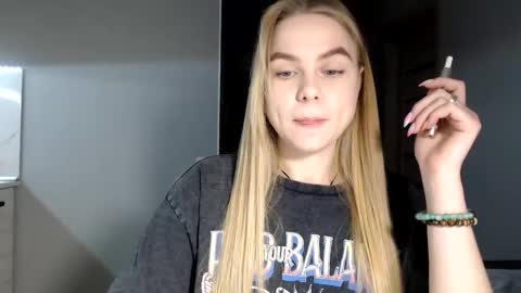 Snapshot of happy_fox_ chatting on December 27, 2024, 9:43 pm happy_fox_ online show from December 27, 2024, 9:43 pm