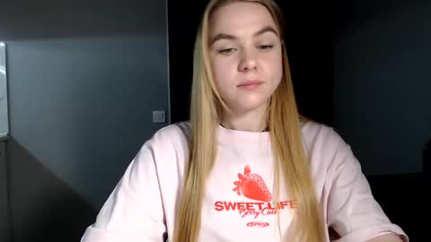 Snapshot of happy_fox_ chatting on January 28, 2025, 8:26 pm happy_fox_ online show from January 28, 2025, 8:26 pm