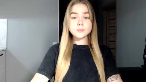 Snapshot of happy_fox_ chatting on November 16, 2025, 7:08 pm happy_fox_ online show from November 16, 2025, 7:08 pm