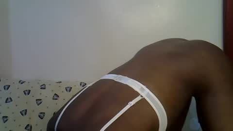 happy_kienyeji online show from December 4, 2025, 4:55 am