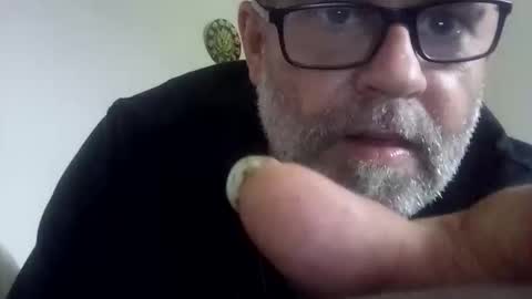 Snapshot of happydick69a chatting on October 6, 2025, 6:44 am happydick69a online show from October 6, 2025, 6:44 am