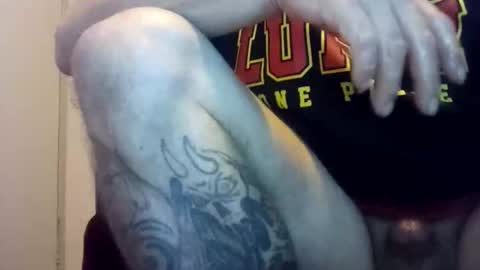 Snapshot of happydick69a chatting on November 28, 2025, 2:31 pm happydick69a online show from November 28, 2025, 2:31 pm