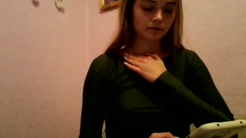 happyemily  online show from November 11, 2025, 7:25 pm