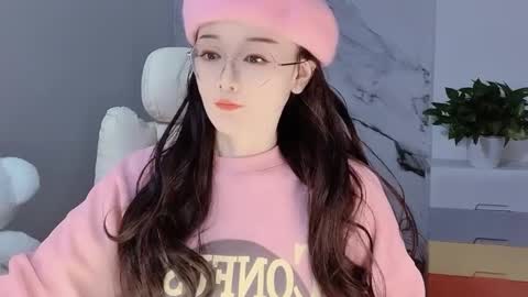 Snapshot of happysweetie168 chatting on December 7, 2024, 6:21 am Daisy online show from December 7, 2024, 6:21 am