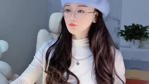 Snapshot of happysweetie168 chatting on December 11, 2024, 3:02 am Daisy online show from December 11, 2024, 3:02 am