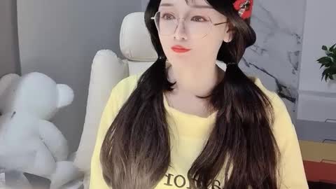 Snapshot of happysweetie168 chatting on February 14, 2025, 3:54 am Daisy online show from February 14, 2025, 3:54 am