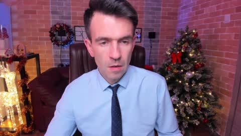 Snapshot of hard_and_juici chatting on January 7, 2025, 4:37 pm Steve online show from January 7, 2025, 4:37 pm