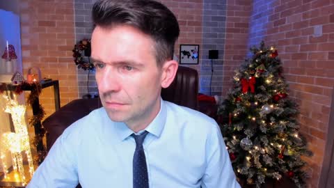 Snapshot of hard_and_juici chatting on January 8, 2025, 12:58 pm Steve online show from January 8, 2025, 12:58 pm