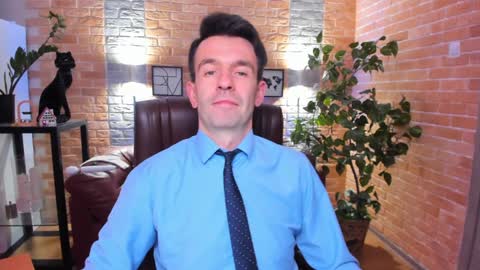 Snapshot of hard_and_juici chatting on January 16, 2025, 2:51 pm Steve online show from January 16, 2025, 2:51 pm