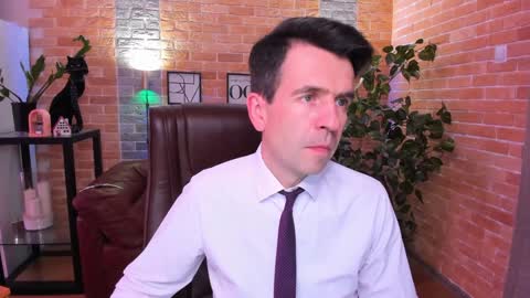 Snapshot of hard_and_juici chatting on January 24, 2025, 10:43 am Steve online show from January 24, 2025, 10:43 am