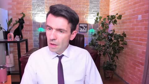 Snapshot of hard_and_juici chatting on January 24, 2025, 1:47 pm Steve online show from January 24, 2025, 1:47 pm