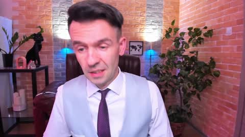 Snapshot of hard_and_juici chatting on February 3, 2025, 2:45 pm Steve online show from February 3, 2025, 2:45 pm