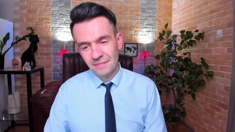 Snapshot of hard_and_juici chatting on February 5, 2025, 1:44 pm Steve online show from February 5, 2025, 1:44 pm