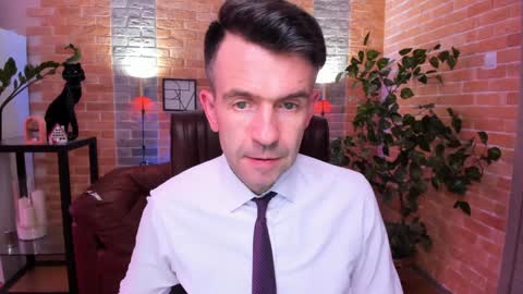 Snapshot of hard_and_juici chatting on February 6, 2025, 2:04 pm Steve online show from February 6, 2025, 2:04 pm