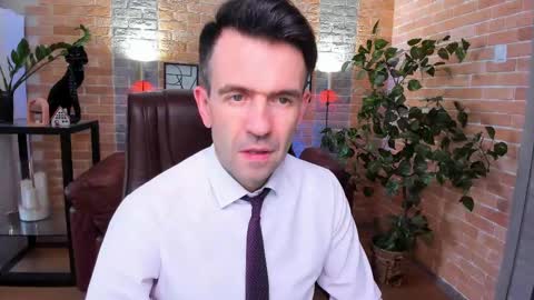 Snapshot of hard_and_juici chatting on February 13, 2025, 10:44 am Steve online show from February 13, 2025, 10:44 am