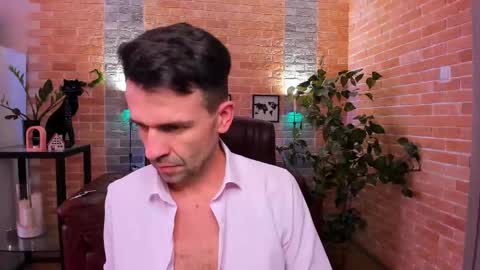 Snapshot of hard_and_juici chatting on February 14, 2025, 12:14 pm Steve online show from February 14, 2025, 12:14 pm