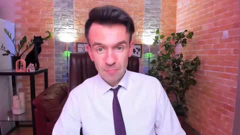 Snapshot of hard_and_juici chatting on February 17, 2025, 5:10 pm Steve online show from February 17, 2025, 5:10 pm