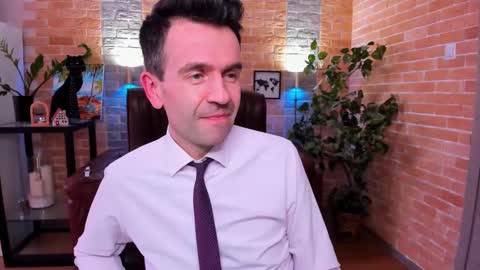 Snapshot of hard_and_juici chatting on February 24, 2025, 2:15 pm Steve online show from February 24, 2025, 2:15 pm