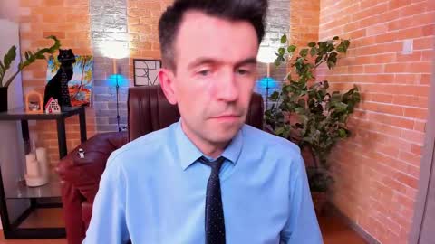 Snapshot of hard_and_juici chatting on February 25, 2025, 2:22 pm Steve online show from February 25, 2025, 2:22 pm