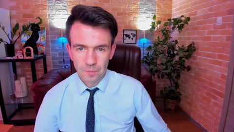 Snapshot of hard_and_juici chatting on March 5, 2025, 3:18 pm Steve online show from March 5, 2025, 3:18 pm