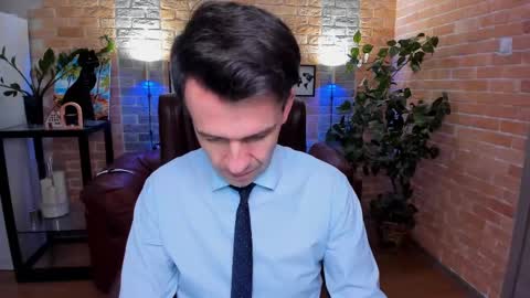 Snapshot of hard_and_juici chatting on March 9, 2025, 2:10 pm Steve online show from March 9, 2025, 2:10 pm