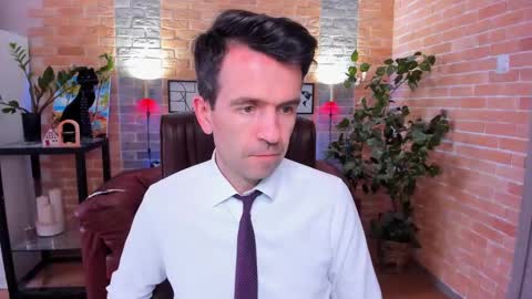 Snapshot of hard_and_juici chatting on March 12, 2025, 11:53 am Steve online show from March 12, 2025, 11:53 am