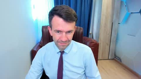 Snapshot of hard_and_juici chatting on September 14, 2025, 12:48 pm Steve online show from September 14, 2025, 12:48 pm