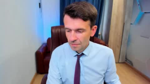 Snapshot of hard_and_juici chatting on September 19, 2025, 11:33 am Steve online show from September 19, 2025, 11:33 am