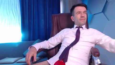 Snapshot of hard_and_juici chatting on October 8, 2025, 8:01 am Steve online show from October 8, 2025, 8:01 am