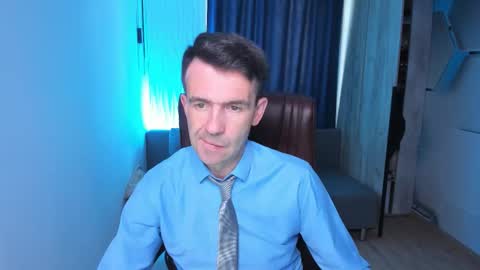 Snapshot of hard_and_juici chatting on October 9, 2025, 10:57 am Steve online show from October 9, 2025, 10:57 am