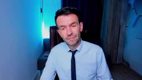 Snapshot of hard_and_juici chatting on October 12, 2025, 3:44 pm Steve online show from October 12, 2025, 3:44 pm