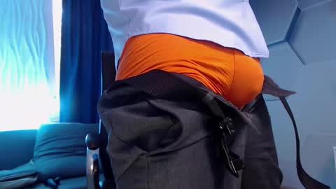 Snapshot of hard_and_juici chatting on October 13, 2025, 12:27 pm Steve online show from October 13, 2025, 12:27 pm