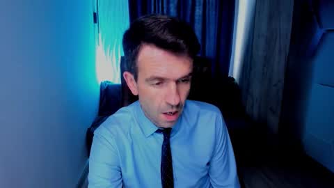 Snapshot of hard_and_juici chatting on October 23, 2025, 11:31 am Steve online show from October 23, 2025, 11:31 am