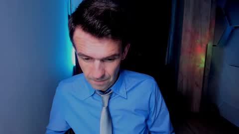 Snapshot of hard_and_juici chatting on October 28, 2025, 1:58 pm Steve online show from October 28, 2025, 1:58 pm