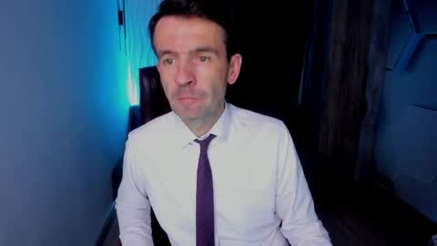 Snapshot of hard_and_juici chatting on October 29, 2025, 1:57 pm Steve online show from October 29, 2025, 1:57 pm