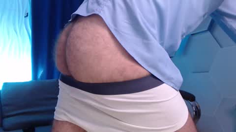 Snapshot of hard_and_juici chatting on November 4, 2025, 3:27 am Steve online show from November 4, 2025, 3:27 am