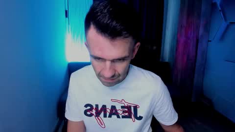 Snapshot of hard_and_juici chatting on November 5, 2025, 12:05 pm Steve online show from November 5, 2025, 12:05 pm